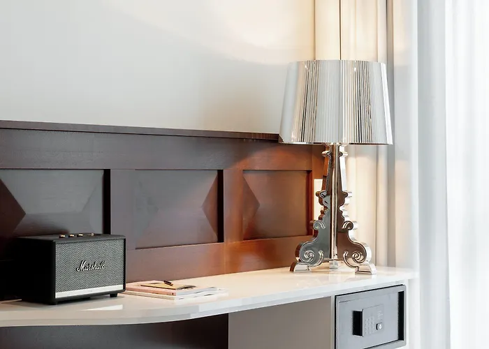 Otel Ruby Louise Frankfurt By Ihg 4*