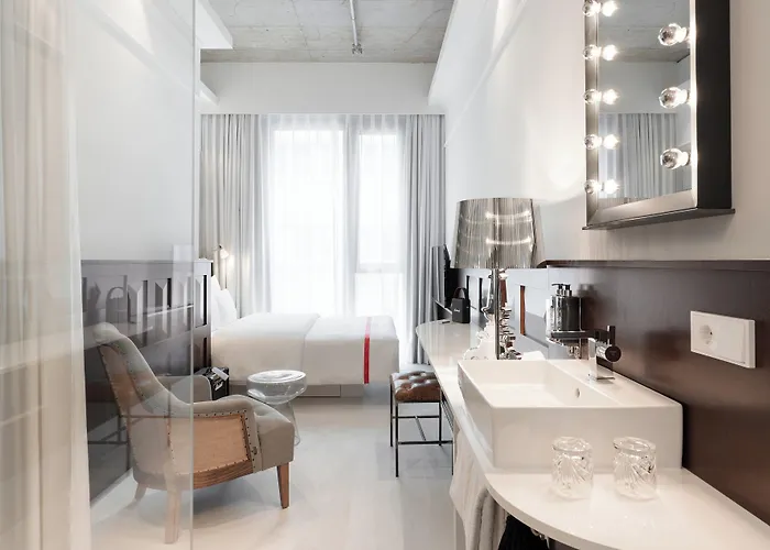 Ruby Louise Frankfurt By Ihg 4*