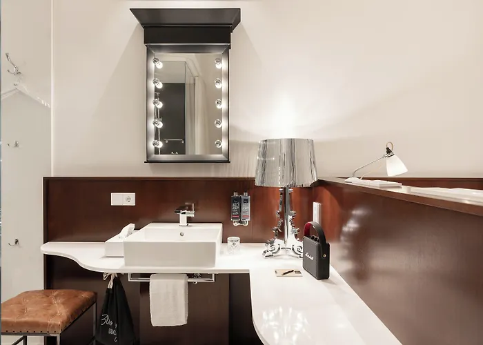Ruby Louise Frankfurt By Ihg 4*