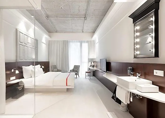 Hotel Ruby Louise Frankfurt By Ihg 4*